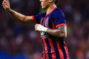 清晨体能课后，布莱顿主帅复盘备战亚冠，悬念犹存，球队文化再被提及 -竞技宝官网入口