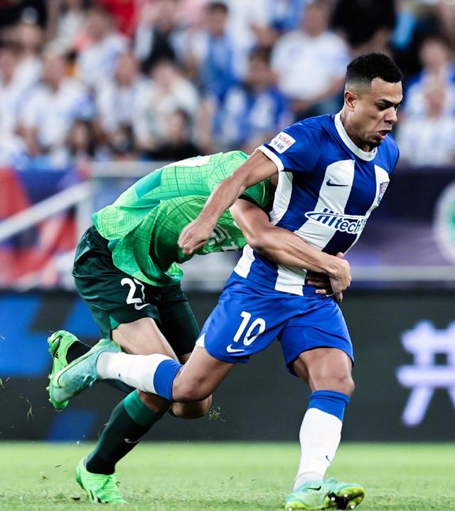 赛前欧超杯焦点战；阿贾克斯门线救险；球迷炸锅；赛程密集仍需轮换(阿贾克斯比赛赛程)