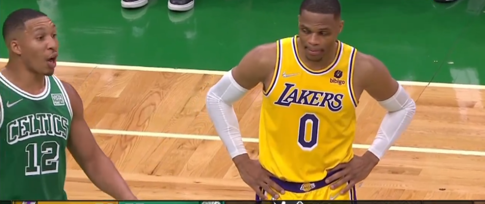 布莱顿训练开放日，窗口期手感冰凉引欢呼，足总杯在即，数据趋势出现新变化的简单介绍